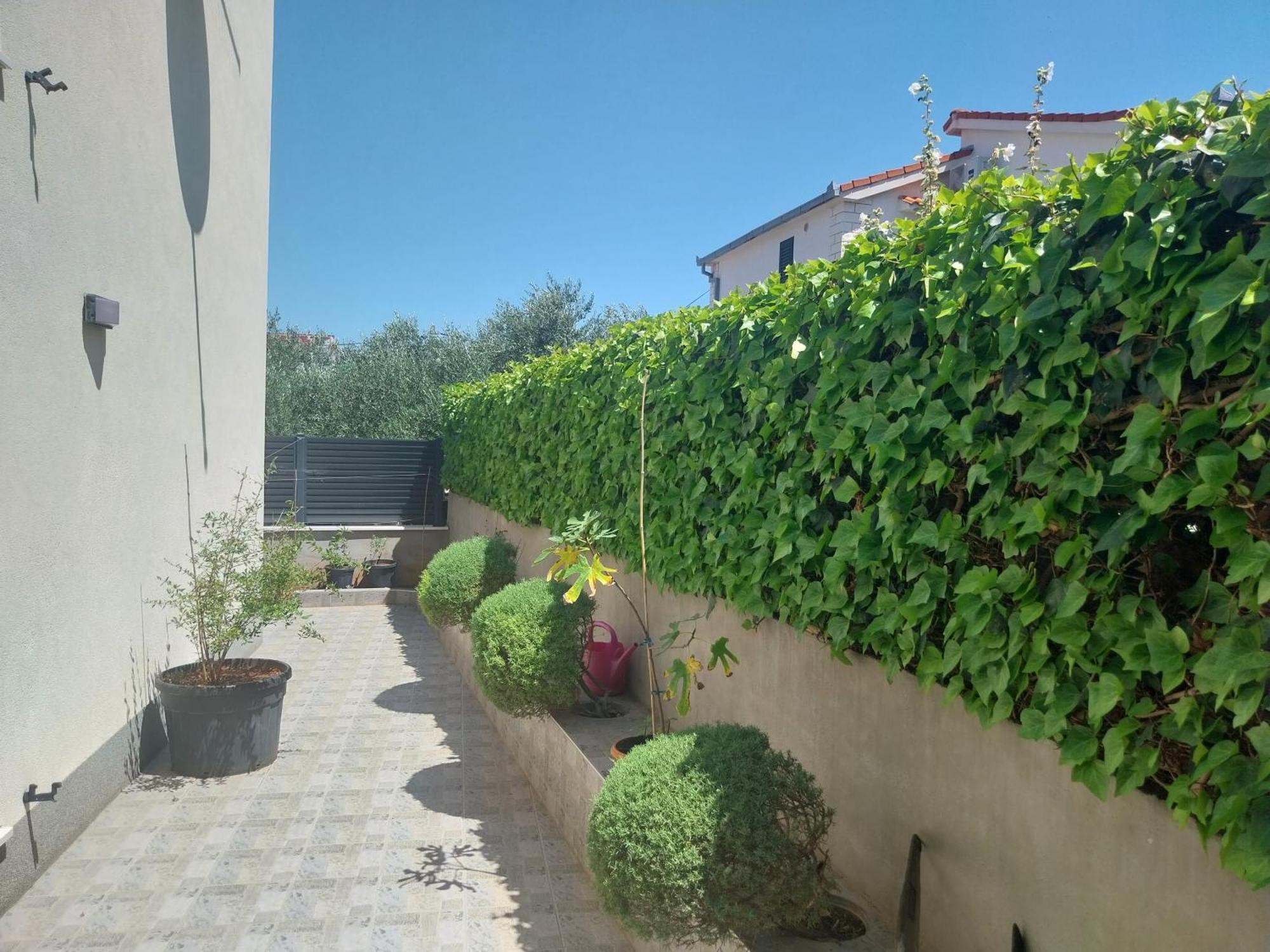 Villa Guliver Slatine Eksteriør billede